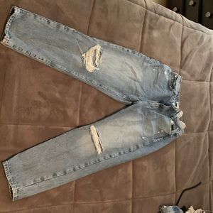 Zara brand cute type boyfriend/mom jeans
